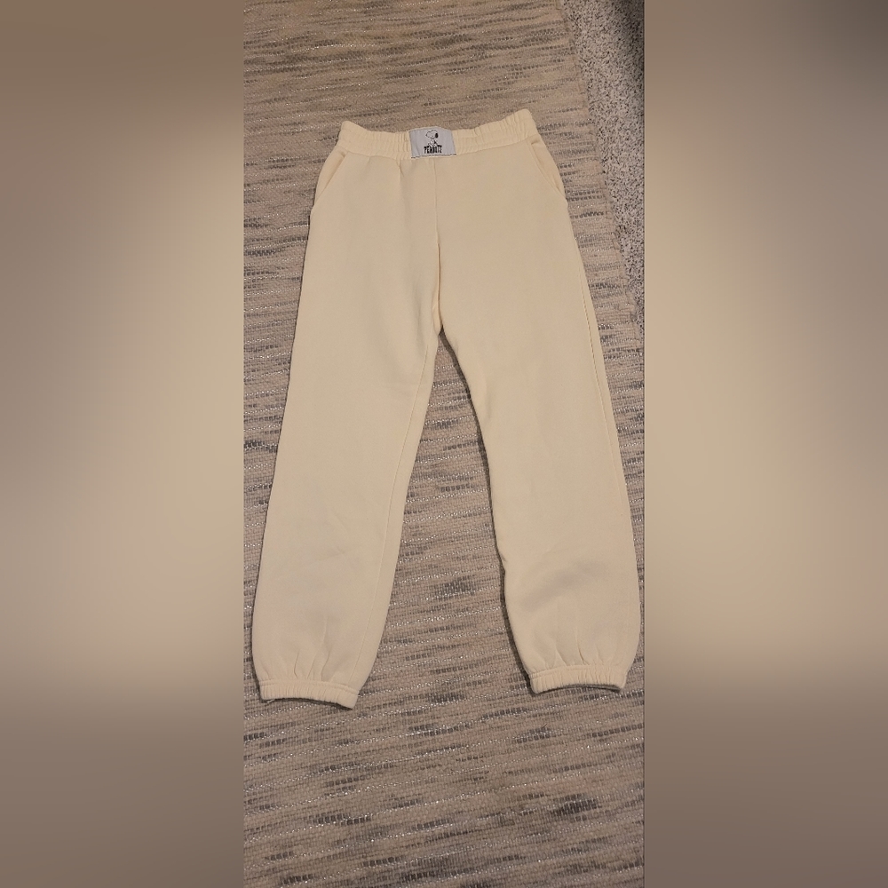 Zara Peanuts Snoopy Joggers